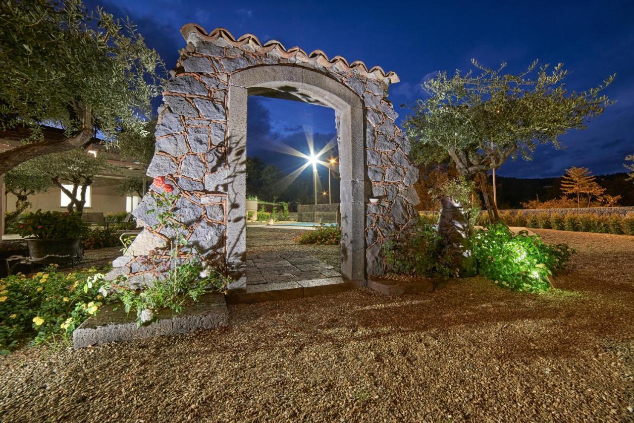 Il Casale Di Monacella Aparthotel Santa Venerina Exterior photo