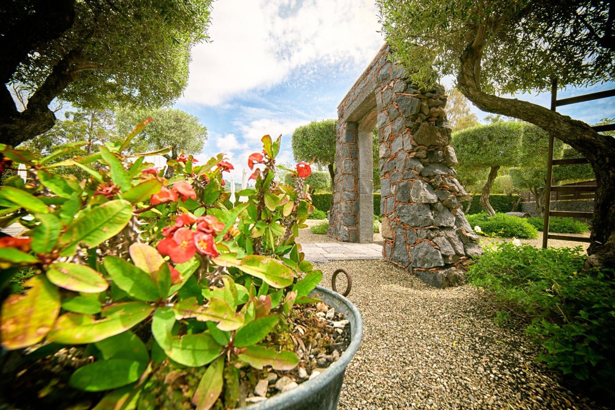 Il Casale Di Monacella Aparthotel Santa Venerina Exterior photo